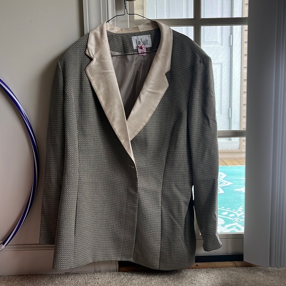 SUIT- Blazer with skirt